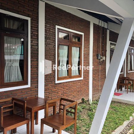 Rifka Annisa Guesthouse Syariah Redpartner Yogyakarta Extérieur photo