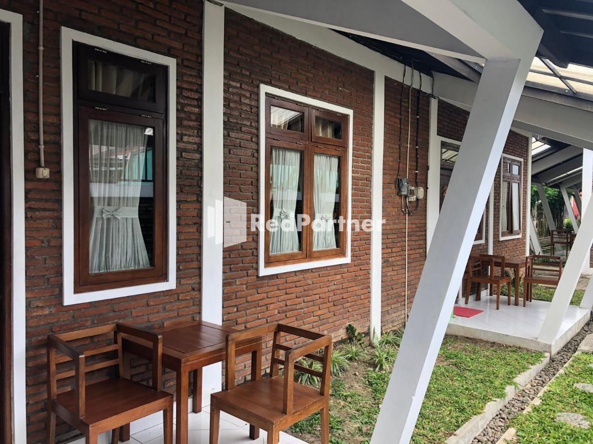 Rifka Annisa Guesthouse Syariah Redpartner Yogyakarta Extérieur photo